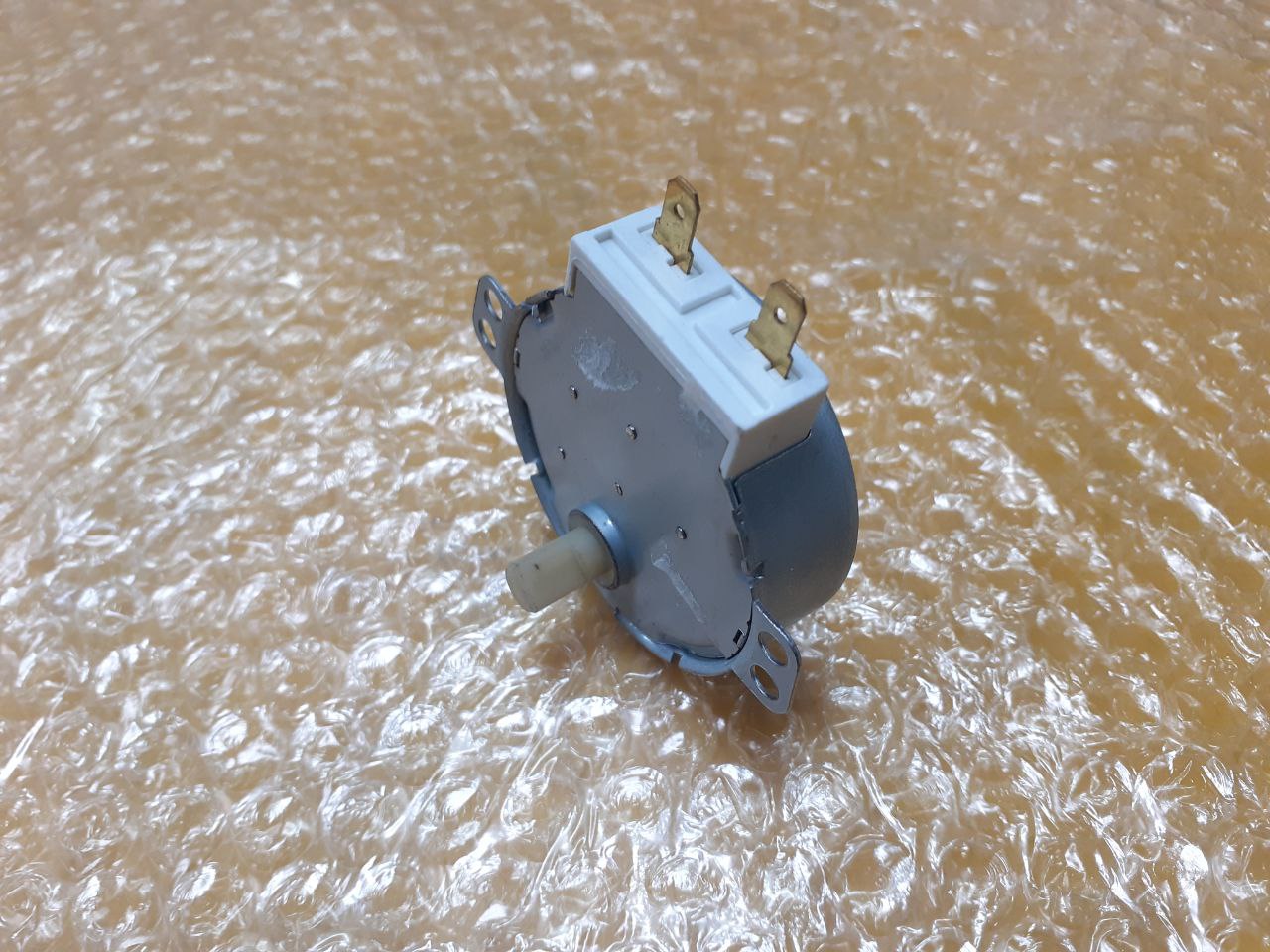 картинка Мотор вращения тарелки СВЧ в Сервисном центре «Близнецов»