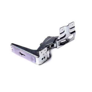 картинка Шарнир двери холодильника в Сервисном центре «Близнецов»