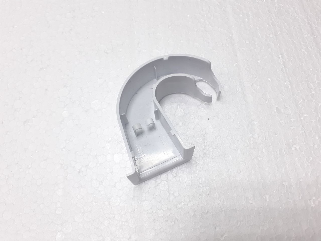 картинка Вставка балкона холодильника в Сервисном центре «Близнецов»